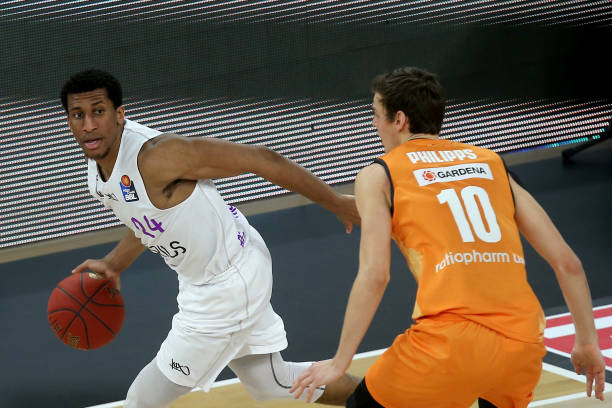 他多次在关 他多次在关